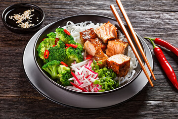 Salmon teriyaki with rice noodle and vegetables