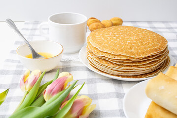 pancakes with honey, stack of pancakes