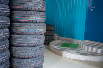 Shop for the sale of tires and wheels for the car.Tires and wheels.