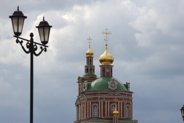 Fototapeta na wymiar orthodox church on a cloudy day