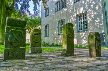 Historische Grenzsteine in der Altstadt von Kempen