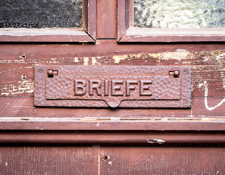 Briefschlitz