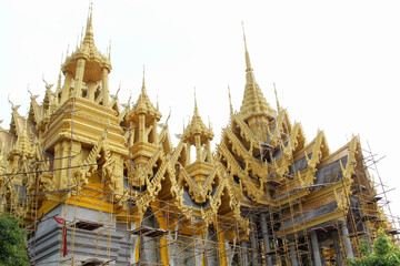 Fototapeta premium Thai temple is under construction.