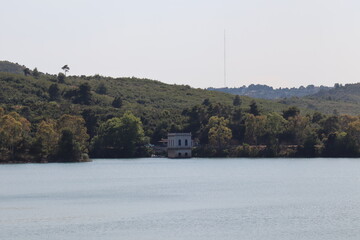Casa sul lago di Maratona in Grecia