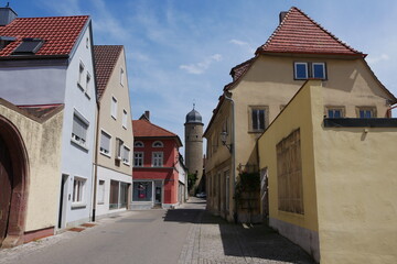Fototapeta na wymiar Weißer Turm in Gerolzhofen
