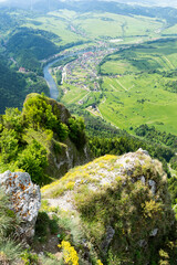 Widok z Trzech Koron na Dunajec i Sromowce