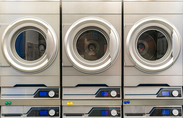Washing machines in the laundry room - 440623121