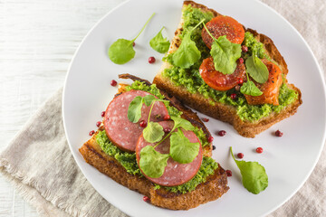 Image with a sandwich.