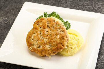 Chicken cutlet with mashed potato