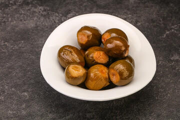 Marinated feijoa in the bowl