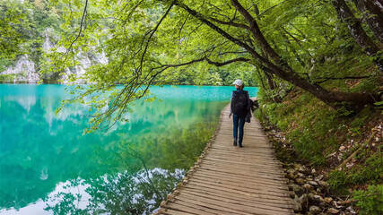 Obraz premium Croatia.Lake embankment with boardwalk. Walking tour.