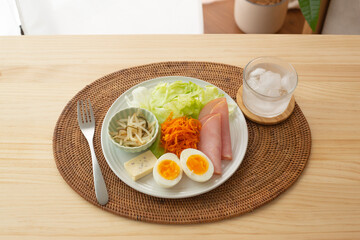 ダイエット中の朝食のイメージ