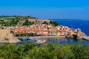 Fototapeta na wymiar The old town of Collioure, a seaside resort in Southern France