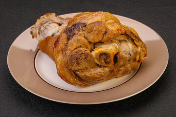 Baked pork knuckle with spices