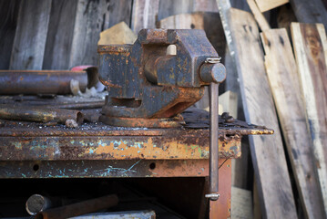 Iron vice. Accessories for manual labor. Metalworking