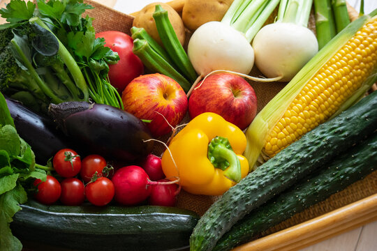 新鮮な野菜と果物のイメージ