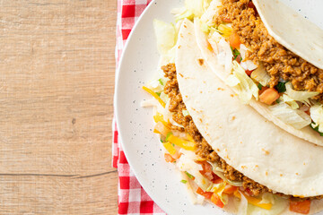 Mexican tacos with minced chicken