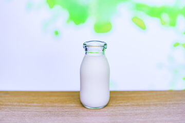 牛乳　ミルク　【 高原 の 朝 イメージ 】
