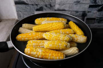 Fresh boiled sweetcorn ready to eat.