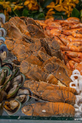 Thai seafood flavor mantis shrimp shrimp oyster and mussels / Cooked food served seafood buffet concept