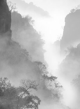 misty morning mist in Chinese painting style