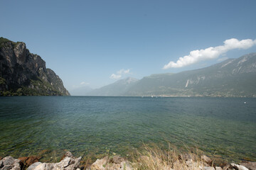 Cielo limpido, al lago 
