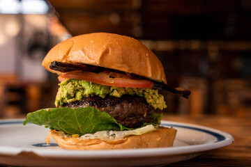 Hamburguesa con guacamole
