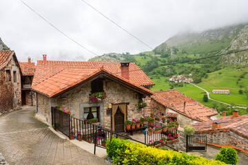 Fototapeta na wymiar countryside village of potes in cantabria, Spain