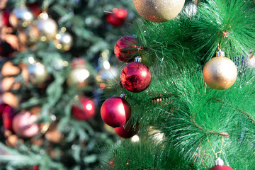 christmas tree decorations