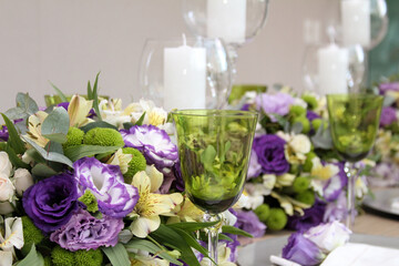 Party decoration with purple and white flowers