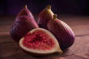 fresh figs on wooden background