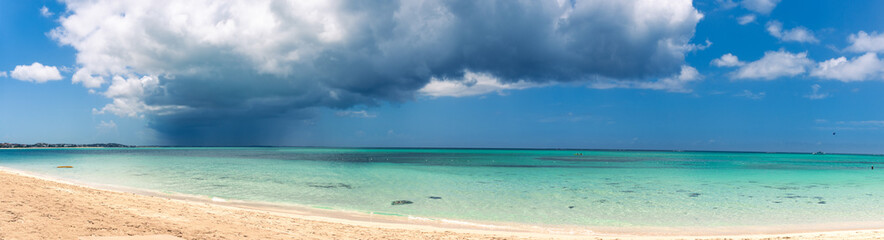 Fototapeta na wymiar Panoramic view of Caribbean Sea in Turks and Caicos on a beautiful day.