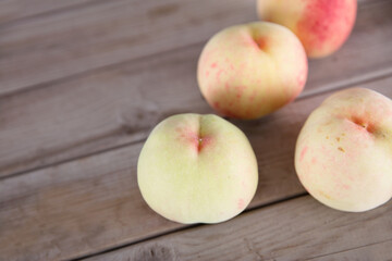 Fresh peaches
