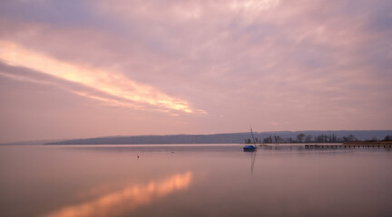 Fototapeta na wymiar sunrise at lake Ammersee in bavaria