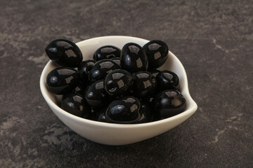 Black olives in the bowl