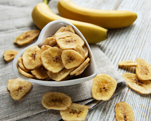 Dried candied banana slices or chips
