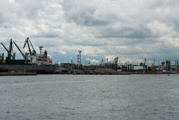 Fototapeta na wymiar View of the port in Gdansk