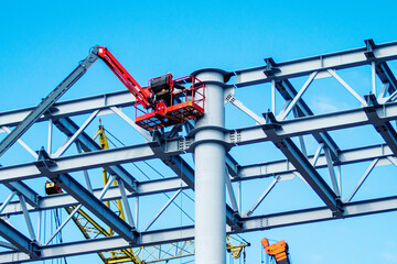 construction and installation work, car lift telescopicfor lifting workers, increased security requirements