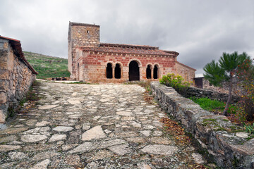 Obraz premium Iglesia en Jodra del Pinar. Guadalajara. España. Europa.
