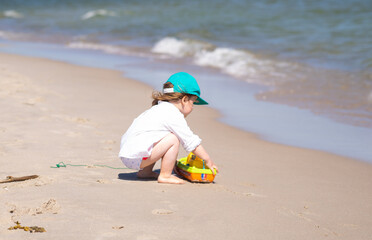 dziecko na plaży