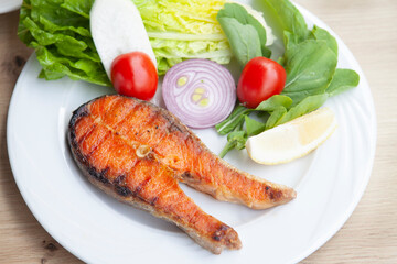 delicious grilled salmon and salad