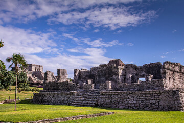 Fototapeta na wymiar ruins of the ancient city, tulum, mexico 