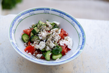 Griechischer Salat in Schüssel