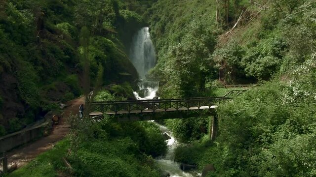 cascada de peguche