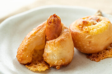 米粉のソーセージチーズパン