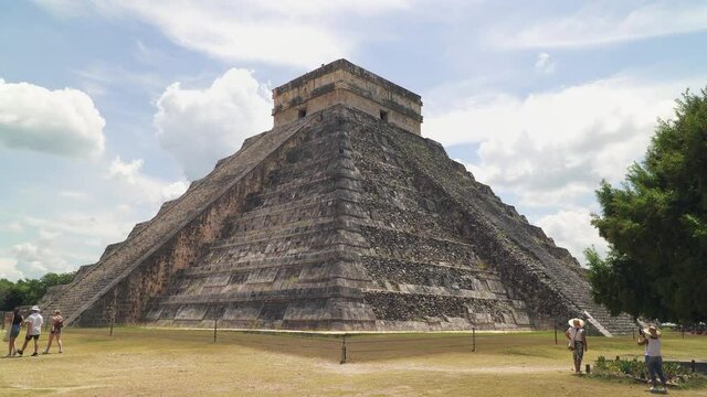 Kukulkan temple or El Castillo, the most important landmark of ancient Mayan city of Chichen Itza, Yucatan, Mexico