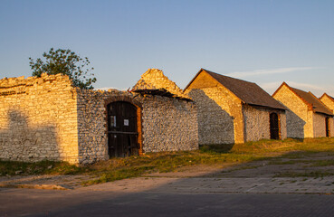Stare stodoły w Żarkach