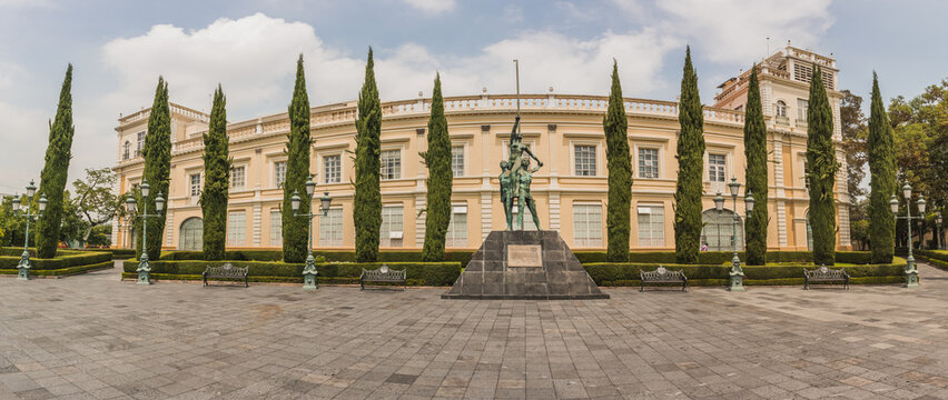 Panoramic photograph of the Literary Institute in Toluca, State of Mexico, the building, its gardens are distinguished