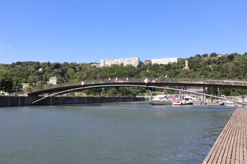 La darse, grand bassin artificiel dans le quartier d'affaires de Lyon Confluence, ville de Lyon, département du Rhone, France