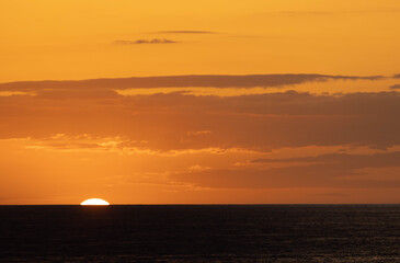 sunset on the Hawaiian sea low sun left